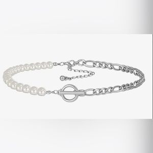 Choker pearl necklace